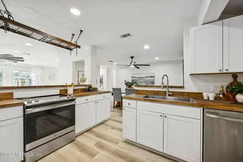 2189 The Woods Drive E Jacksonville FL 32246