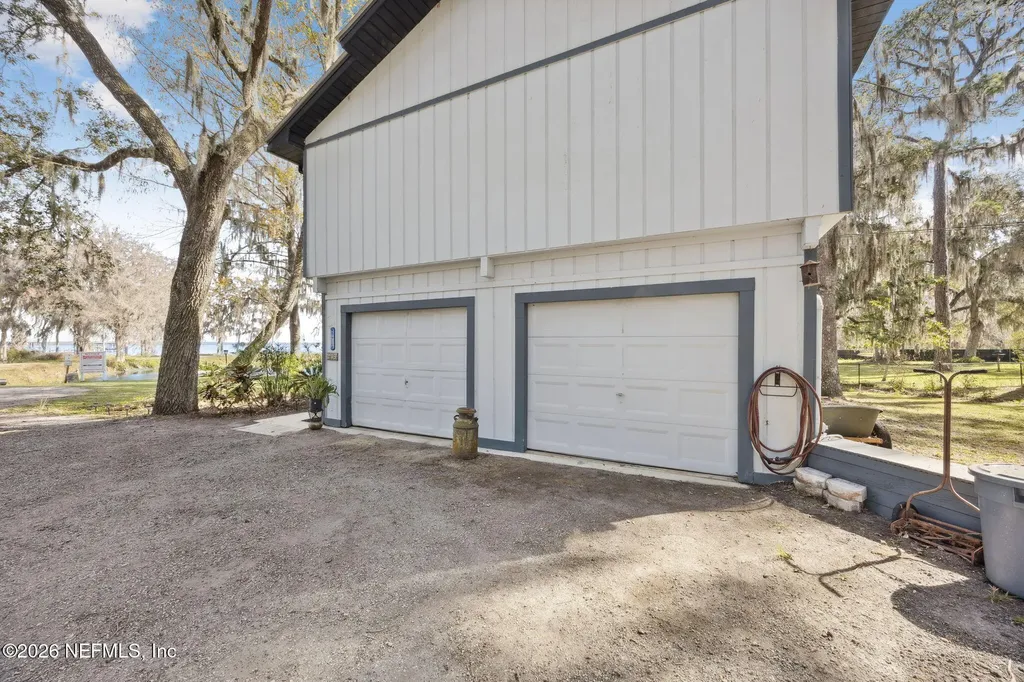 213 E Char Lane Crescent City FL 32112