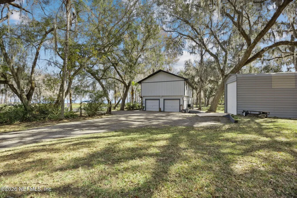 213 E Char Lane Crescent City FL 32112