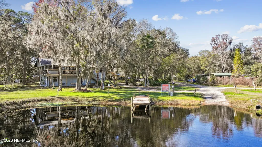 213 E Char Lane Crescent City FL 32112