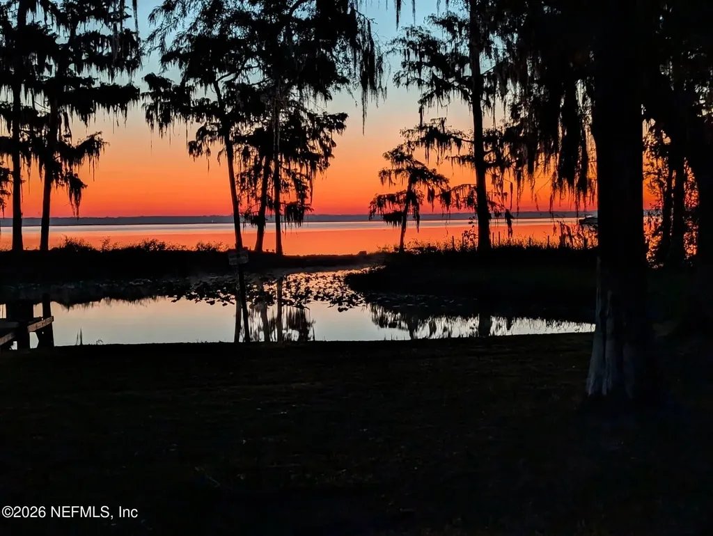 213 E Char Lane Crescent City FL 32112