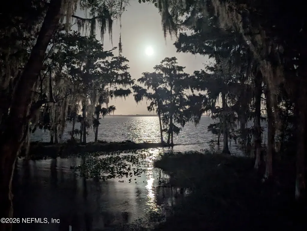 213 E Char Lane Crescent City FL 32112