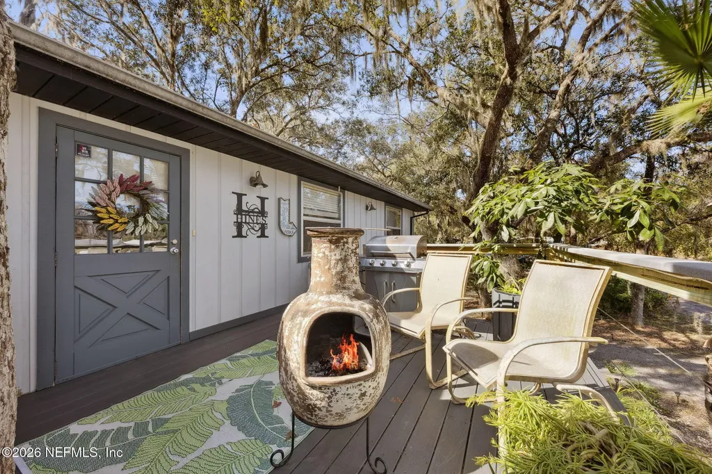 213 E Char Lane Crescent City FL 32112