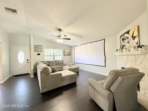 7748 Pepper Circle E Jacksonville FL 32244