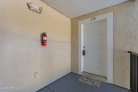 6069 Maggies Circle Jacksonville FL 32244