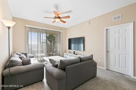 7801 Point Meadows Drive Jacksonville FL 32256