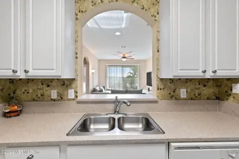 7801 Point Meadows Drive Jacksonville FL 32256