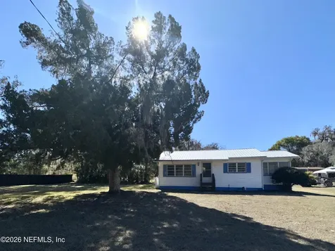 221 Perry Street Pomona Park FL 32181