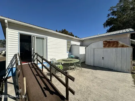 221 Perry Street Pomona Park FL 32181