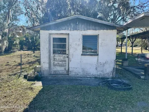 221 Perry Street Pomona Park FL 32181