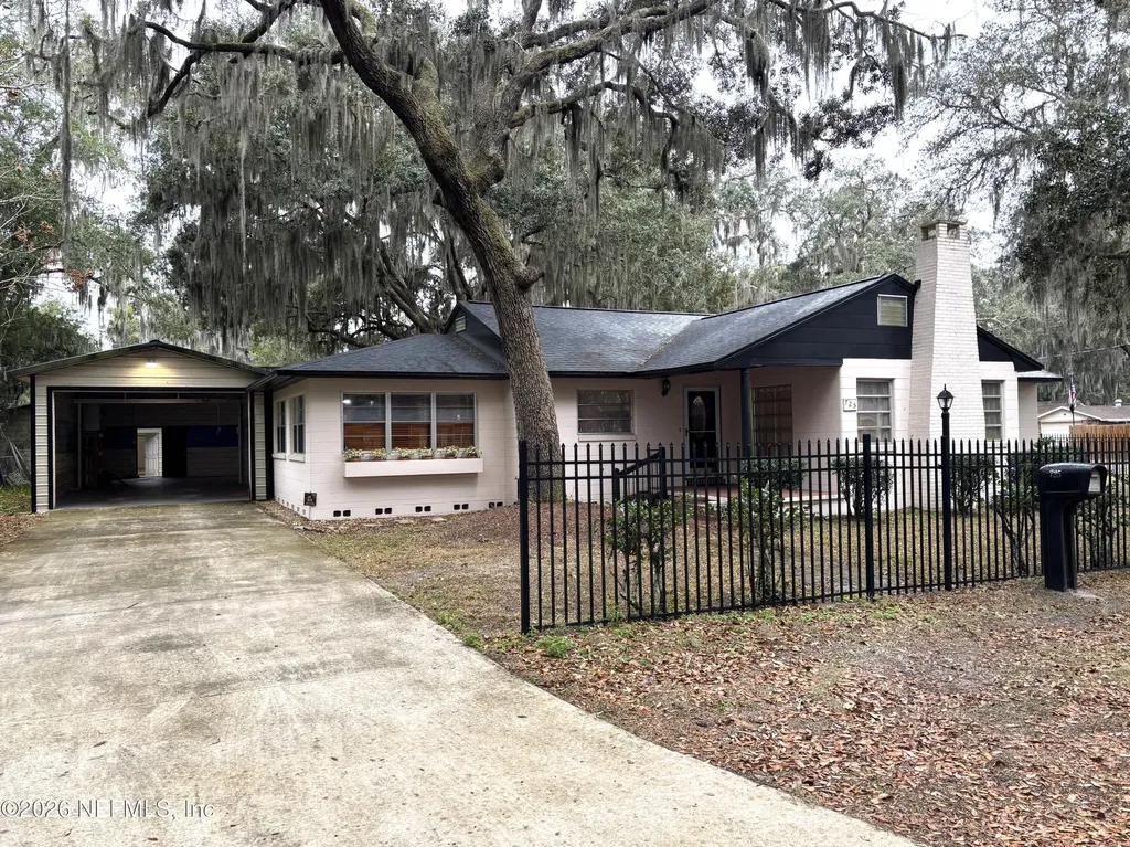 725 Myrtle Avenue Green Cove Springs FL 32043