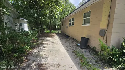 2727 N N Davis Road Street Jacksonville FL 32209