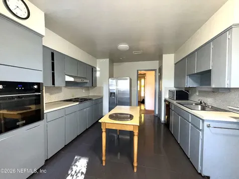 976 Townsend Boulevard Jacksonville FL 32211