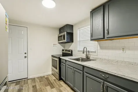 8022 Pipit Avenue Jacksonville FL 32219
