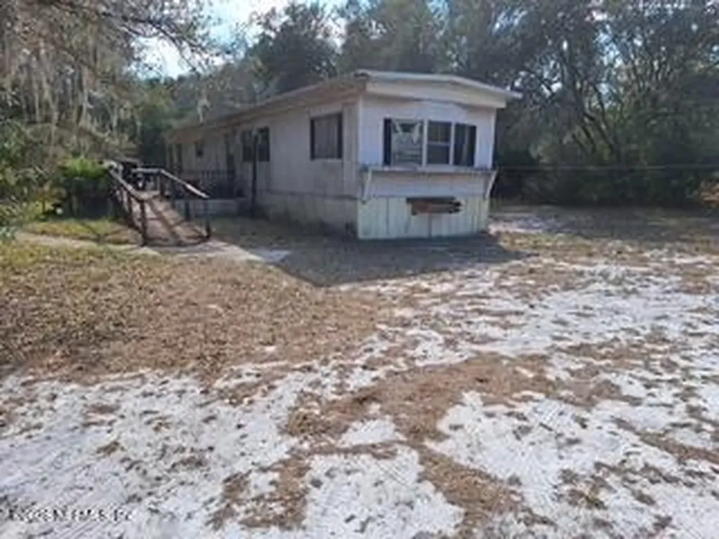 197 County Road 207a East Palatka FL 32131