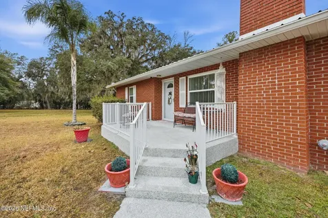 689 S Highway17 San Mateo FL 32187