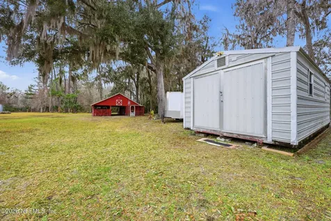 689 S Highway17 San Mateo FL 32187