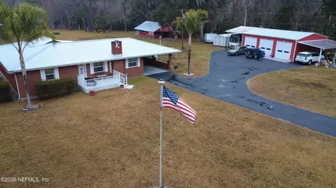 689 S Highway17 San Mateo FL 32187