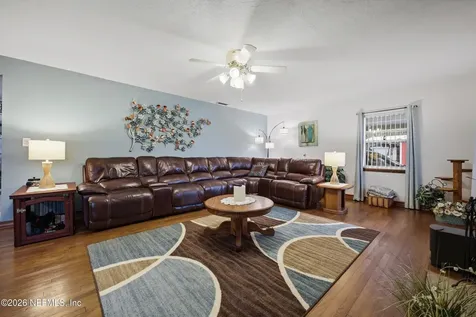 689 S Highway17 San Mateo FL 32187