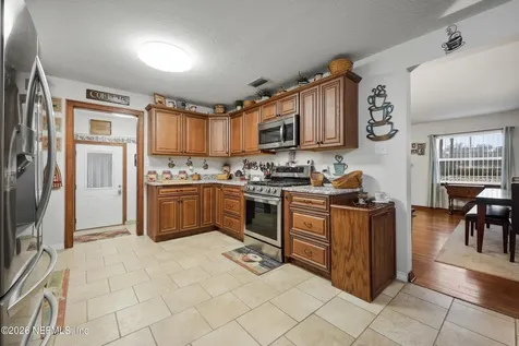 689 S Highway17 San Mateo FL 32187