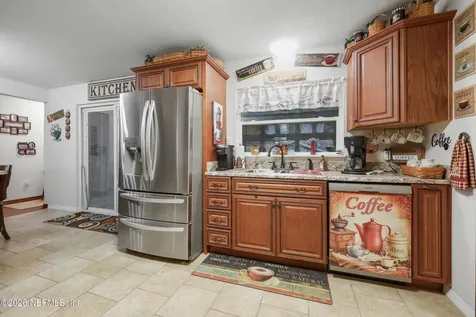 689 S Highway17 San Mateo FL 32187