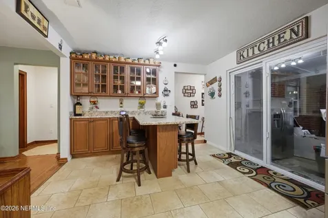 689 S Highway17 San Mateo FL 32187