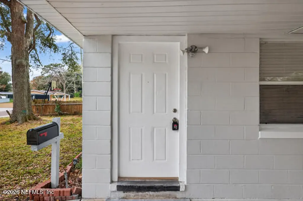 7143 King Arthur Road N Jacksonville FL 32211