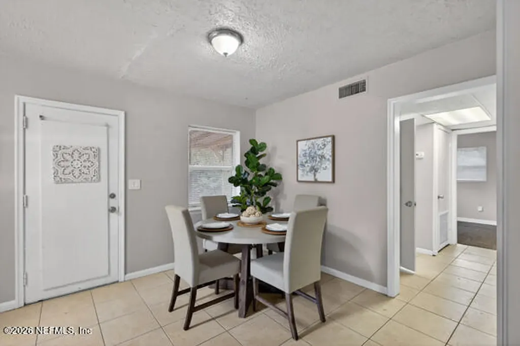7143 King Arthur Road N Jacksonville FL 32211