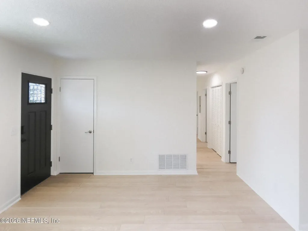 43 N Saratoga Circle N Atlantic Beach FL 32233