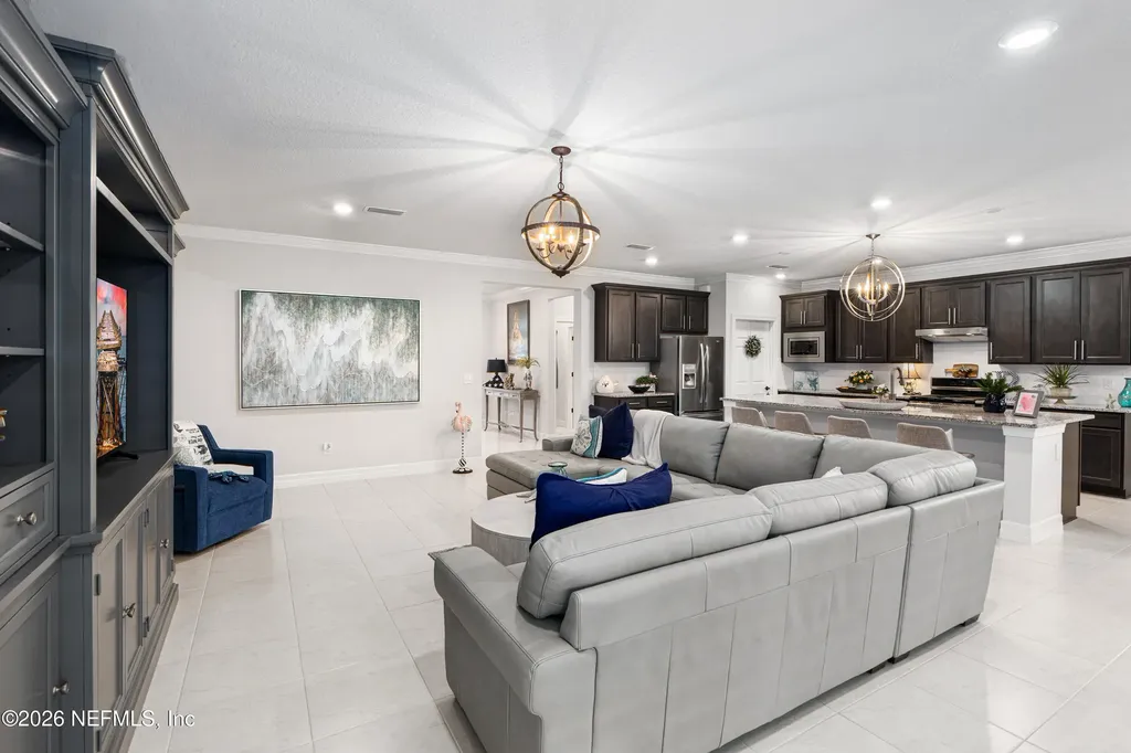 203 Country Brook Avenue Ponte Vedra FL 32801