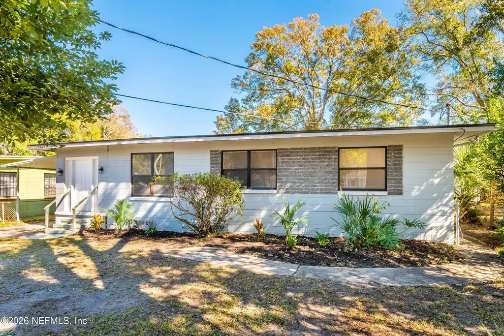 5247 Cleveland Road Jacksonville FL 32209