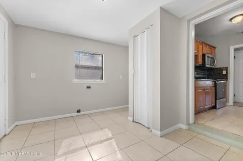 5247 Cleveland Road Jacksonville FL 32209