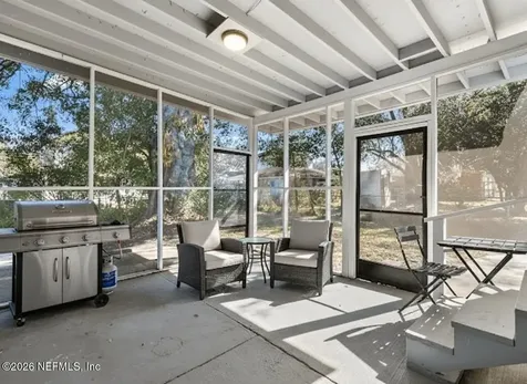 5247 Cleveland Road Jacksonville FL 32209