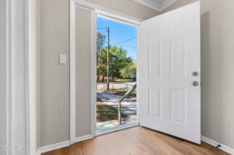 5247 Cleveland Road Jacksonville FL 32209