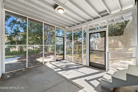 5247 Cleveland Road Jacksonville FL 32209