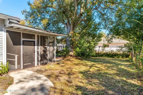 5247 Cleveland Road Jacksonville FL 32209