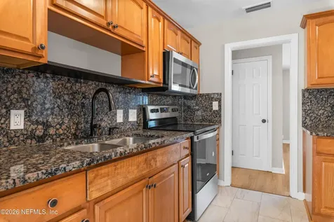5247 Cleveland Road Jacksonville FL 32209