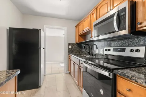 5247 Cleveland Road Jacksonville FL 32209