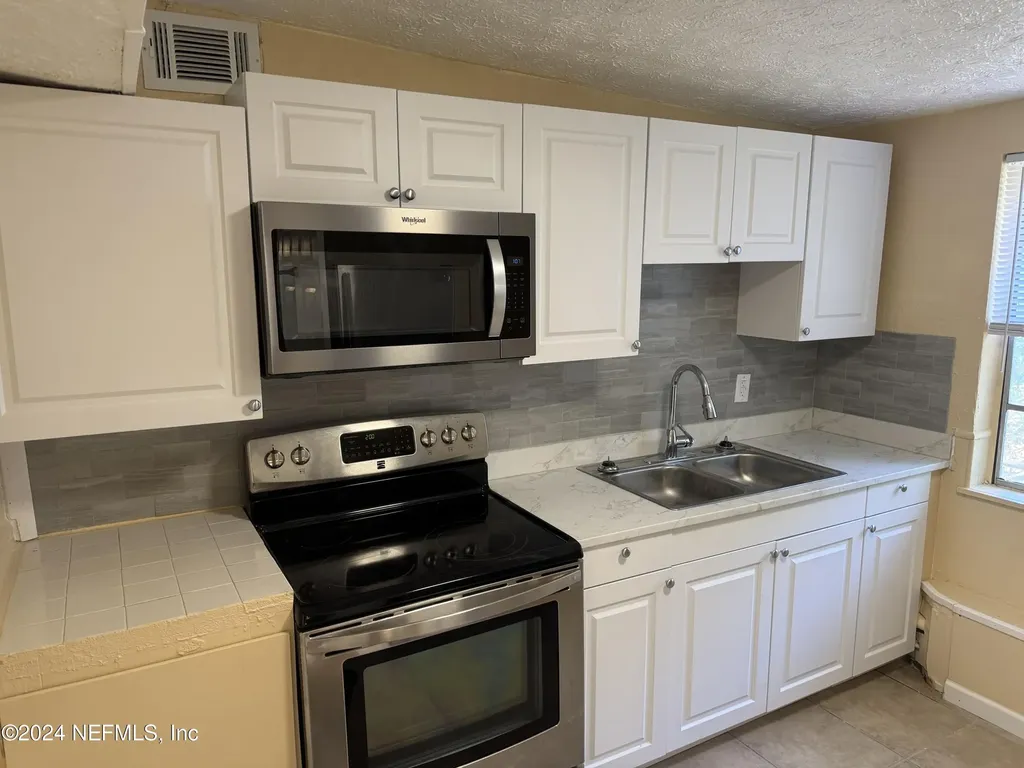 2604 Mcmillan Street Jacksonville FL 32209