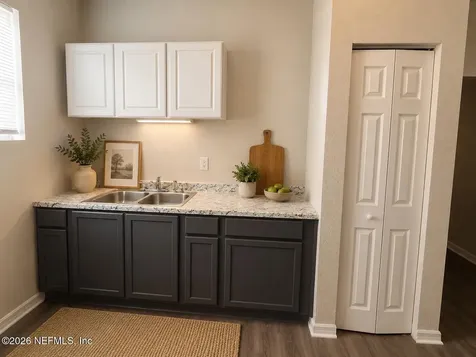 1128 Van Buren Jacksonville FL 32206