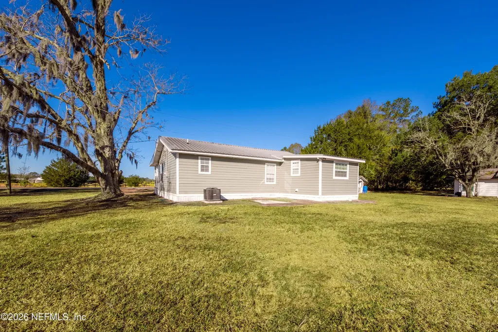 23779 NW 225a County Road Lawtey FL 32058