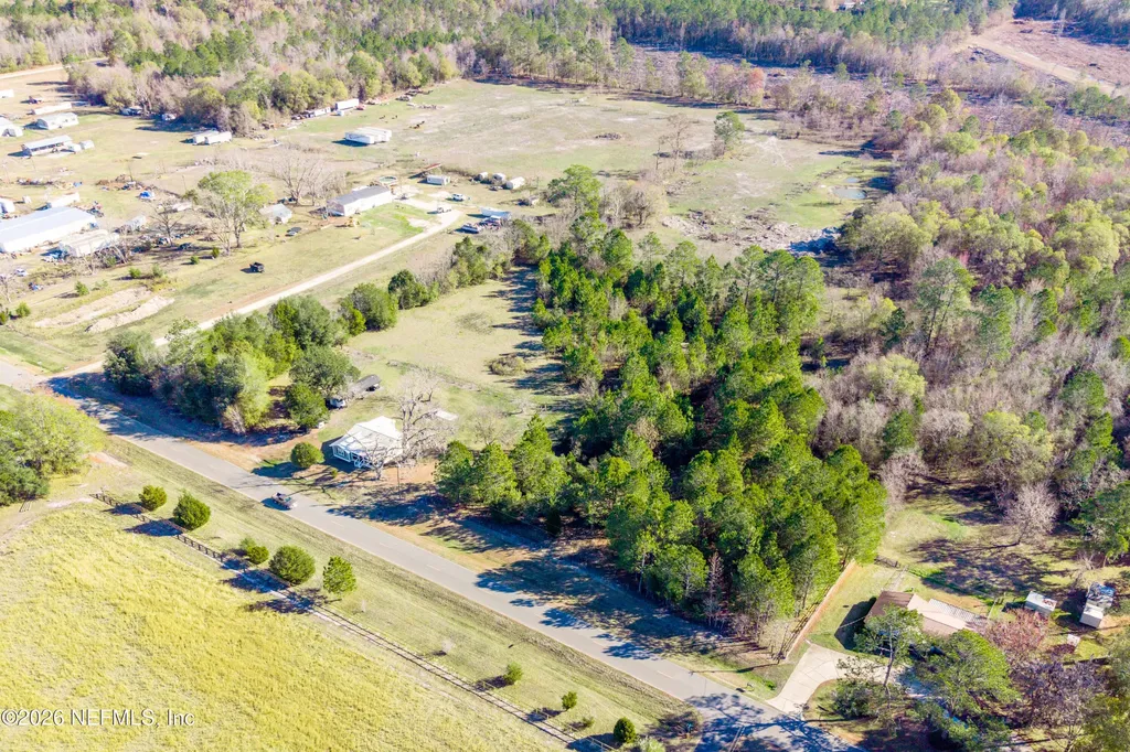 23779 NW 225a County Road Lawtey FL 32058