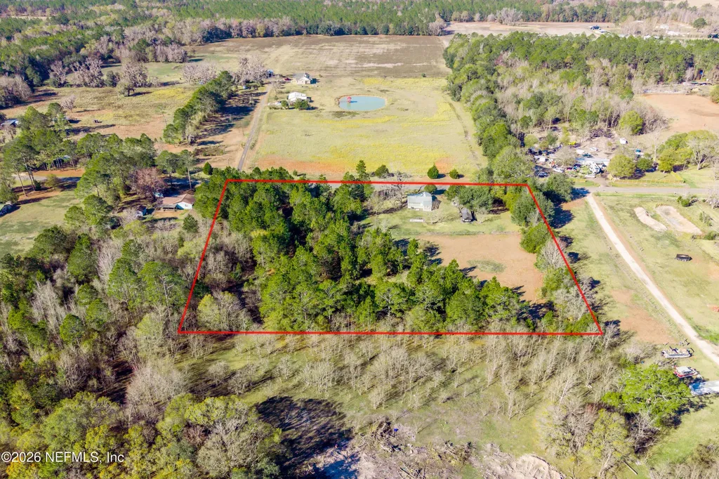 23779 NW 225a County Road Lawtey FL 32058