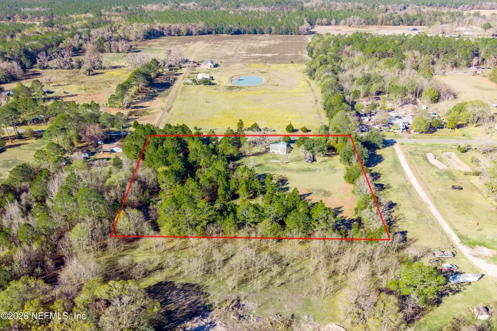 23779 NW 225a County Road Lawtey FL 32058