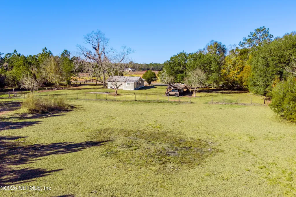 23779 NW 225a County Road Lawtey FL 32058
