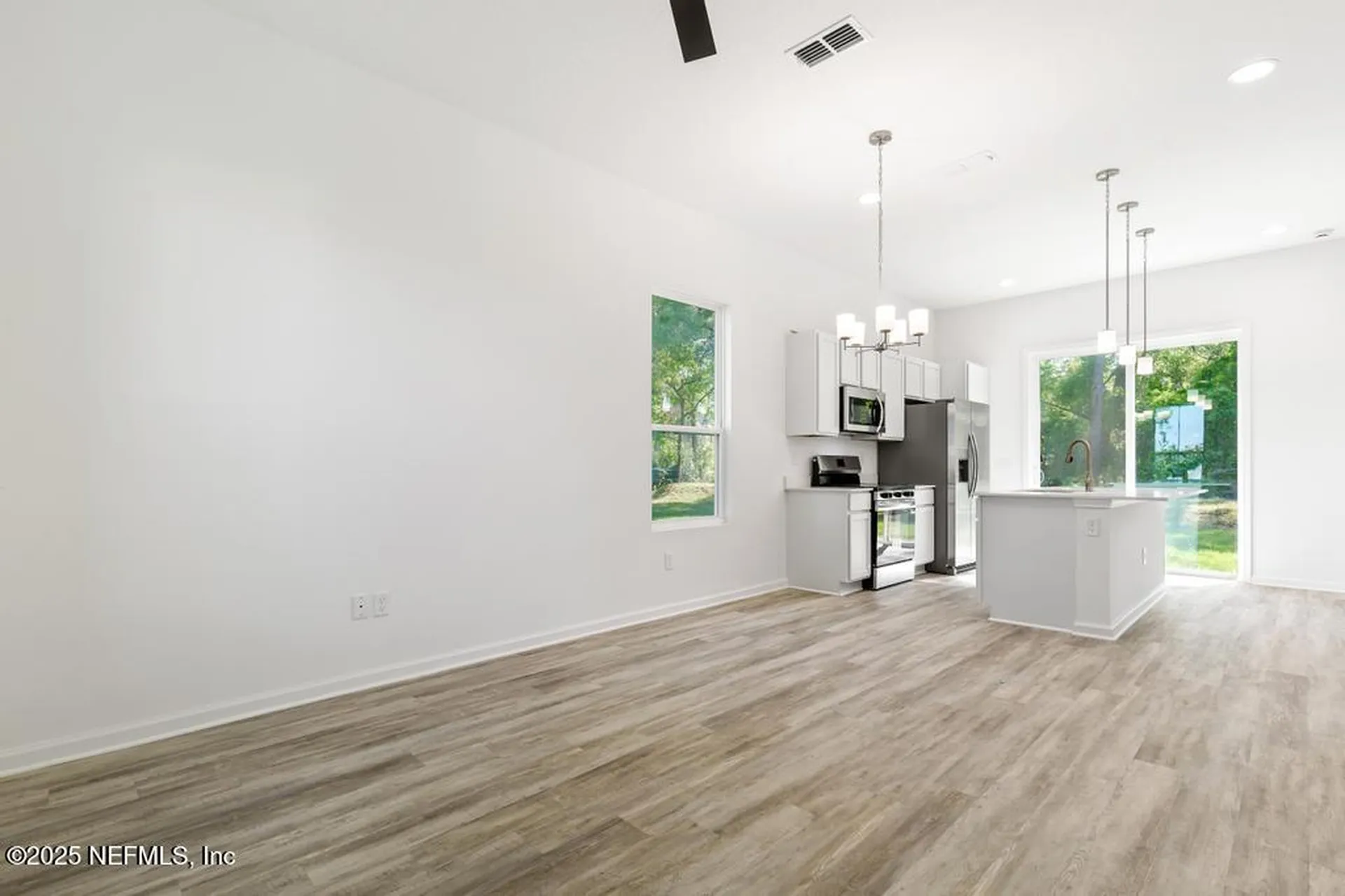 11082 Pine Street Jacksonville FL 32218