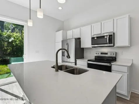11082 Pine Street Jacksonville FL 32218
