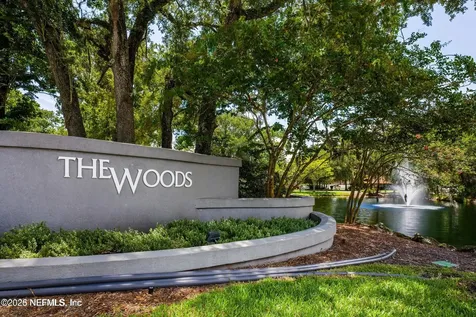 2276 The Woods Drive E Jacksonville FL 32246