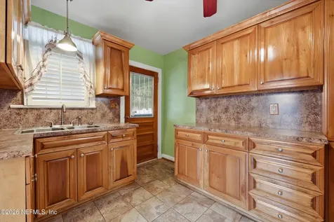 182 W 61st Street Jacksonville FL 32208