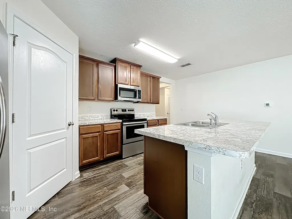 2047 April Oaks Drive Jacksonville FL 32221
